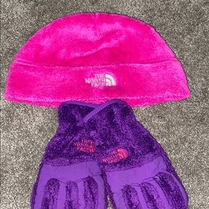 Size small youth gloves size medium youth hat